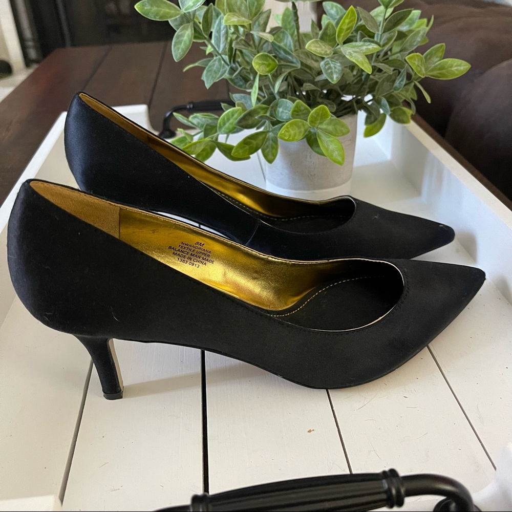 NWOT Nine West Arlene Kitten Heel Satin Black Heels size 8